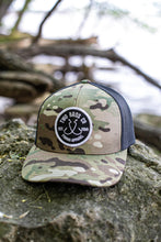 Load image into Gallery viewer, Hook-Cross Snapback

